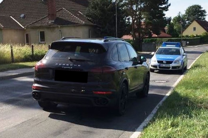 POL-NB: Diebstahl eines Porsche Cayenne - 34-Jähriger Tatverdächtiger wird auf Flucht gestellt