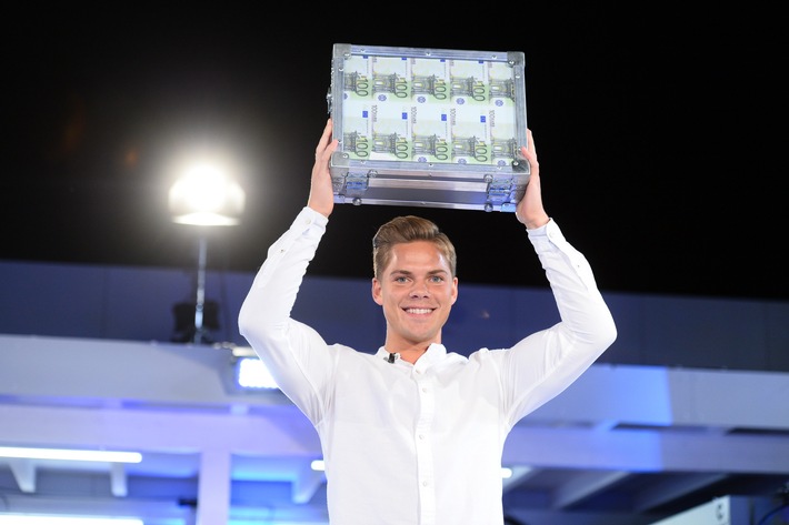 Cedric gewinnt "Big Brother" 2020 und 100.000 Euro // SAT.1-App knackt die Marke von 20 Millionen Bewohner-Bewertungen