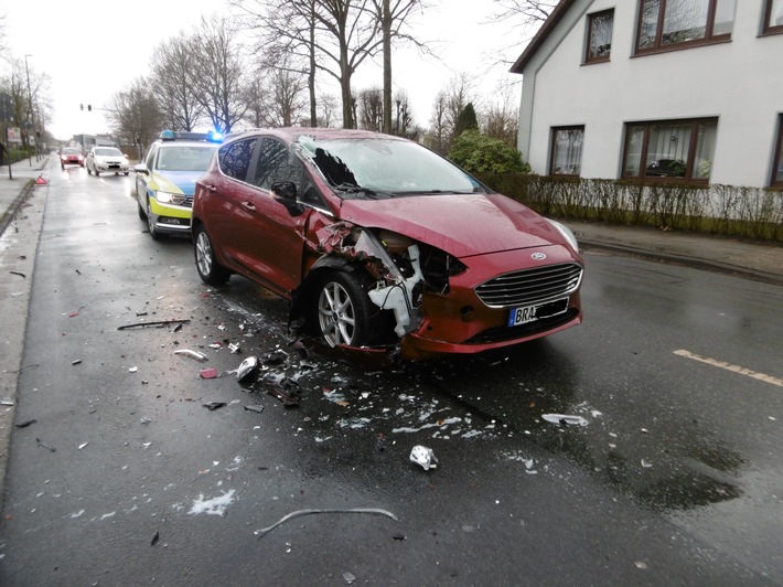 POL-DEL: Landkreis Wesermarsch: Eine Person bei Verkehrsunfall in Nordenham leicht verletzt