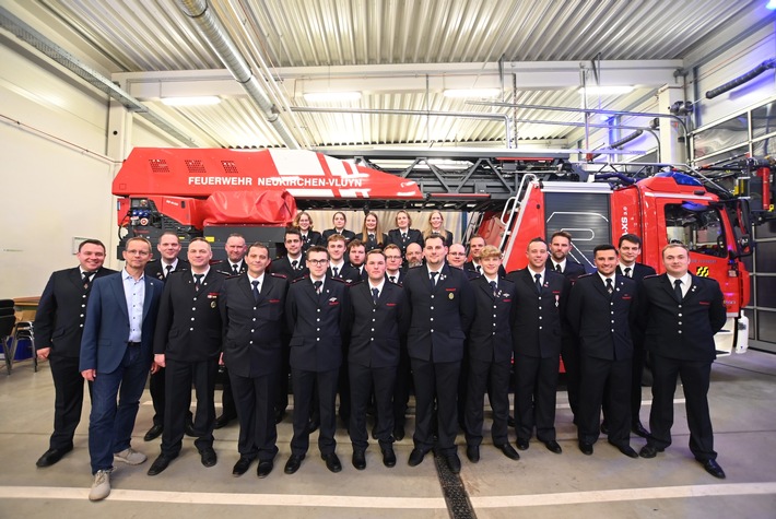 FW Neukirchen-Vluyn: Feuerwehr zieht Bilanz: 230 Einsätze und zahlreiche Ehrungen