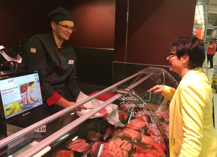 Neuer Service an der Kaufland-Fleischtheke: Hackfleisch und Mariniertes in Eigenherstellung