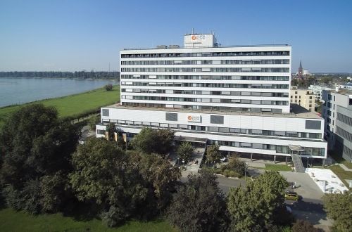 Pressemeldung: Schön Klinik Düsseldorf eröffnet Impfzentrum