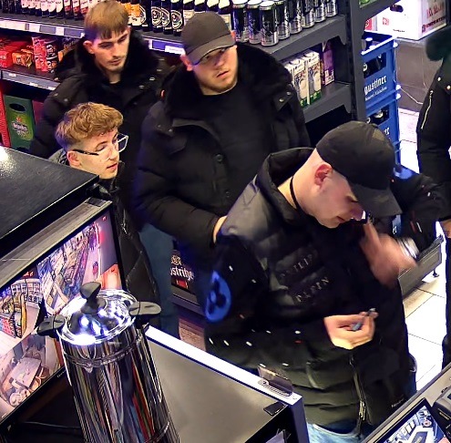 
	Thüringer Polizei - Erfurt - Mann geschlagen, traten