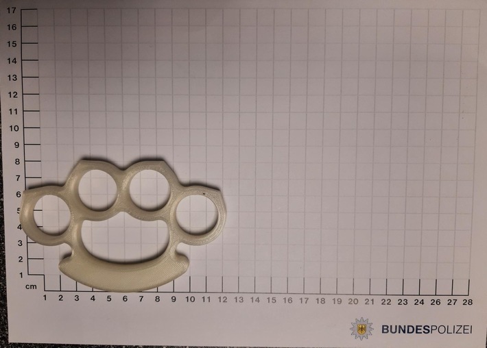 BPOL NRW: Bundespolizei findet Schlagring