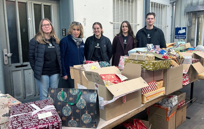 Presse-Information: Weihnachtsgeschenke für bedürftige Kinder