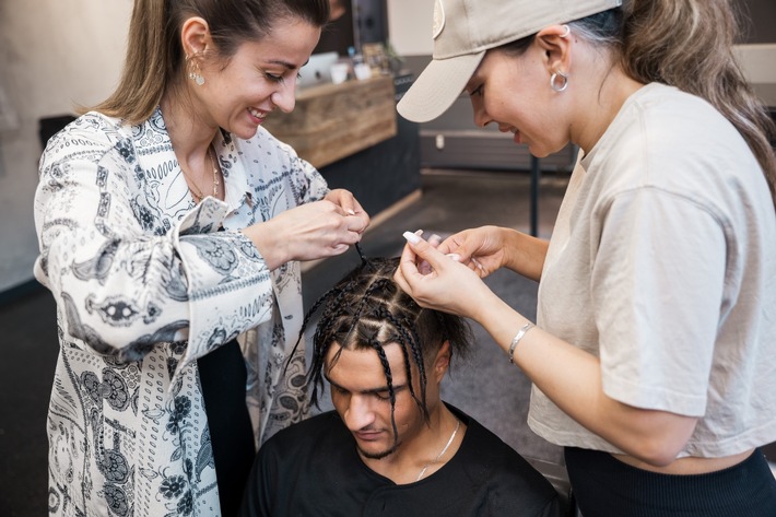 Mit Undercut oder als Man Bun: Selbstbewusste Styles mit Zweithaar