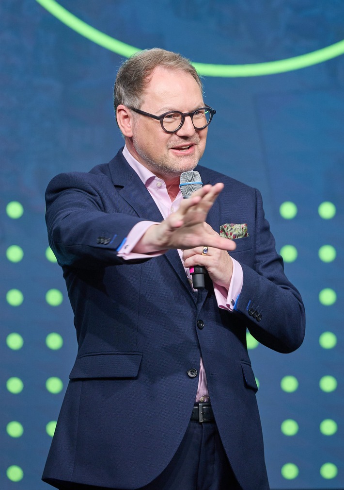 Robert Kroth beim Summit Neues Bauen - 80 Sekeunden (PC- Christian Wyrwa).jpeg