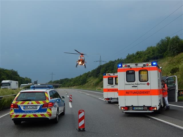 POL-VDKO: Bundesautobahn 3
KRUNKEL &quot;schwerer Verkehrsunfall&quot; Einsatz Rettungshubschrauber