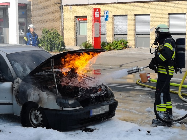 FW-DT: Brennendes Fahrzeug