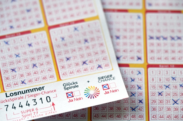 GlücksSpirale-Spielteilnehmerin aus Hessen gewinnt bei Zusatzlotterie Sieger-Chance 5.000 Euro monatlich, zehn Jahre lang