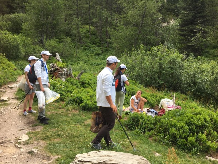 Communicato stampa: &quot;Valli ticinesi senza montagne di rifiuti: gli ambasciatori IGSU forniscono informazioni sul littering&quot;