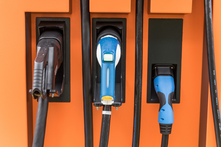 Test des voitures électriques familiales sur longues distances : des écarts marqués