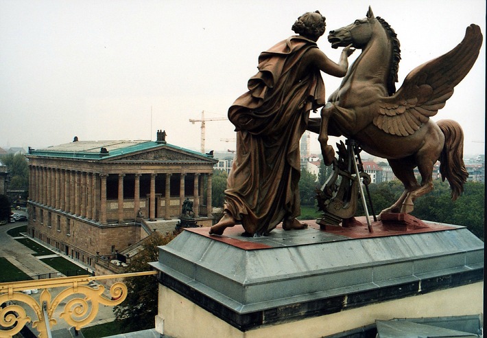 3sat berichtet über die Alte Nationalgalerie in Berlin - Eröffung live / Samstag, 1. Dezember 2001, 19.20 Uhr, und Sonntag, 2. Dezember, 11.00 Uhr