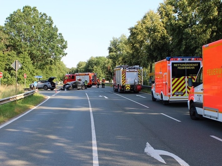 POL-MI: Drei Leichtverletzte nach Zusammenstoß im Einmündungsbereich zur A2