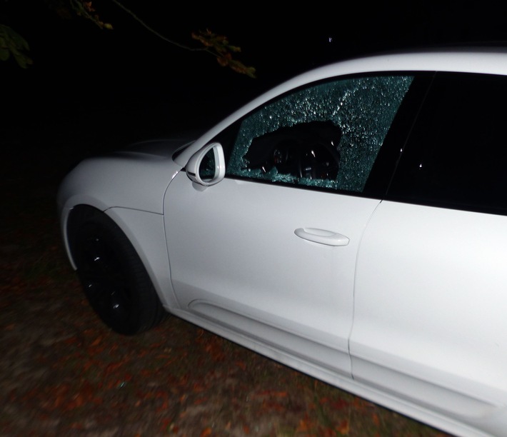 POL-MI: Diebstähle aus Autos und Sachbeschädigungen an Pkw