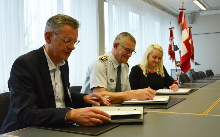 Accord de coopération avec l&#039;Armée suisse pour renforcer la reconnaissance des compétences de conduite sur le marché de l&#039;emploi