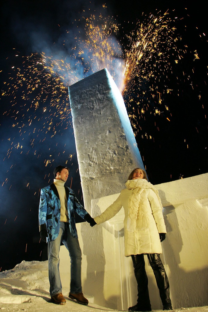 Spiel auf dem Schnee in Lech am Arlberg - Bregenzer Festspiele präsentierten 