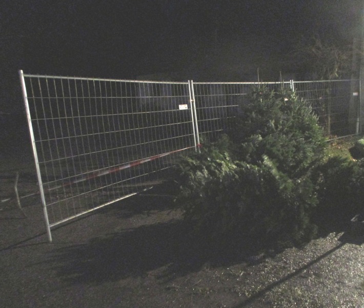 POL-HA: Weihnachtsbäume für 2.500 Euro gestohlen