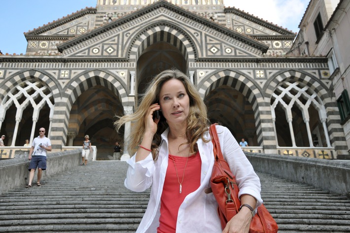 "Ein Sommer in Amalfi"/ ZDF-"Herzkino" mit Ann-Kathrin Kramer und Carlos Leal (BILD)