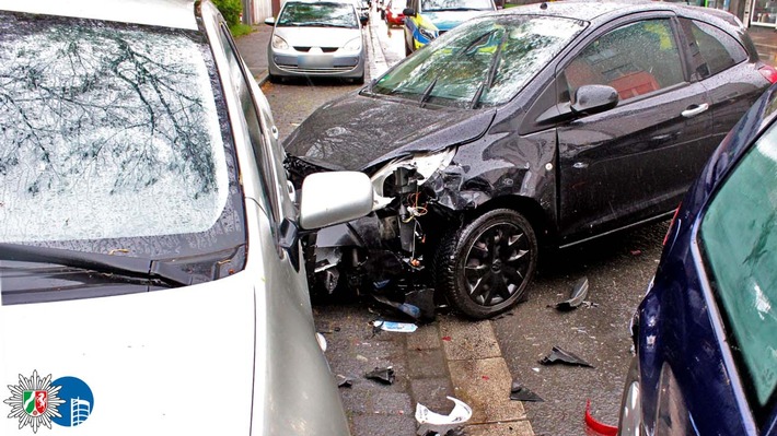 POL-OB: Insgesamt fünf Fahrzeuge bei Verkehrsunfall beschädigt - Führerschein beschlagnahmt - Eine Person leicht verletzt