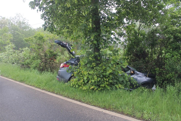 POL-DN: Unfall nach Sekundenschlaf