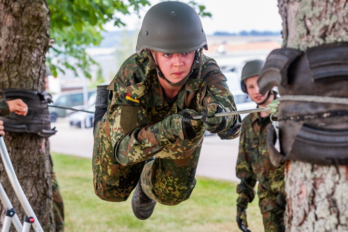 Ferien in Flecktarn: Jugendliche besuchen Panzergrenadiere in Frankenberg