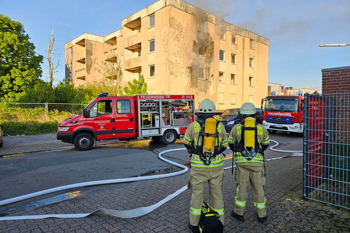 FF Goch: Erneut Feuer in ehemaligem Belgierhaus - Feuerwehrmann wurde leicht verletzt