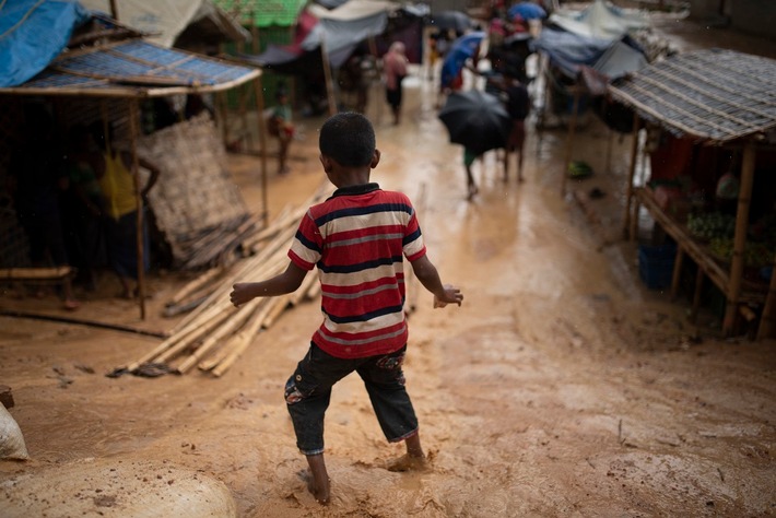 Tausende Rohingya-Kinder in Flüchtlingscamps durch Monsun in Gefahr
