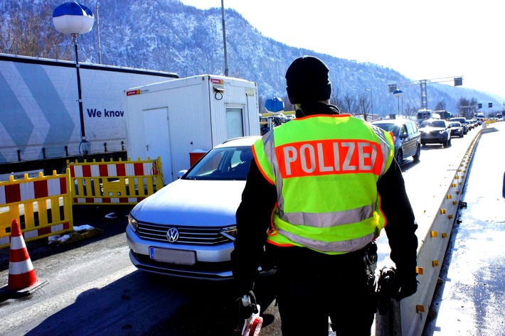 Bundespolizeidirektion München: Kurzbesuch bei Bundespolizei statt Aufenthalt in München - Bundespolizei nimmt Marokkaner wegen Schleusungsverdachts fest