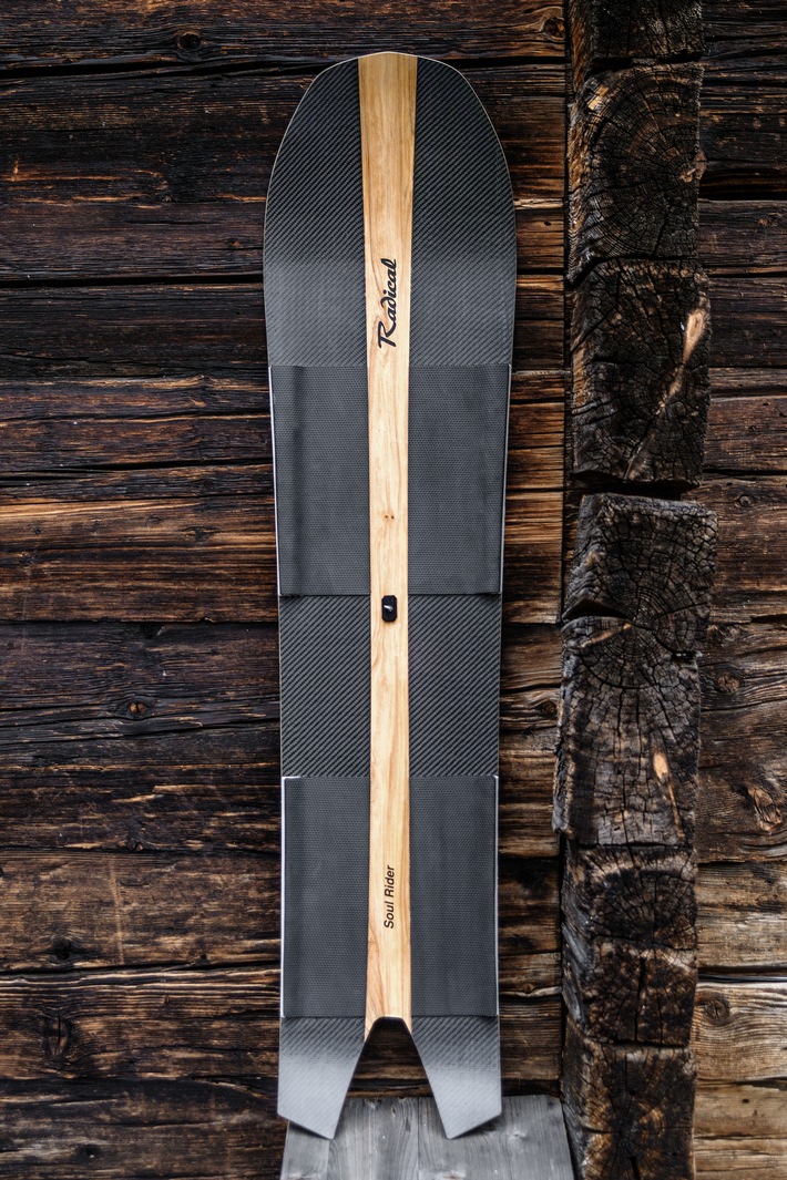 Powdersurfen - der neuste Trend im Snowboarden / Splitboards weiter im Aufwind / Test Days und Tourenangebote von Radical Sports