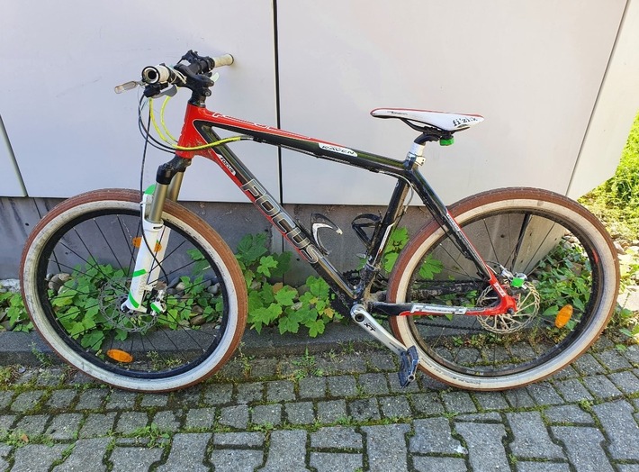 POL-NE: Mountainbike sichergestellt - Polizei sucht den Eigentümer (Fotos anbei)