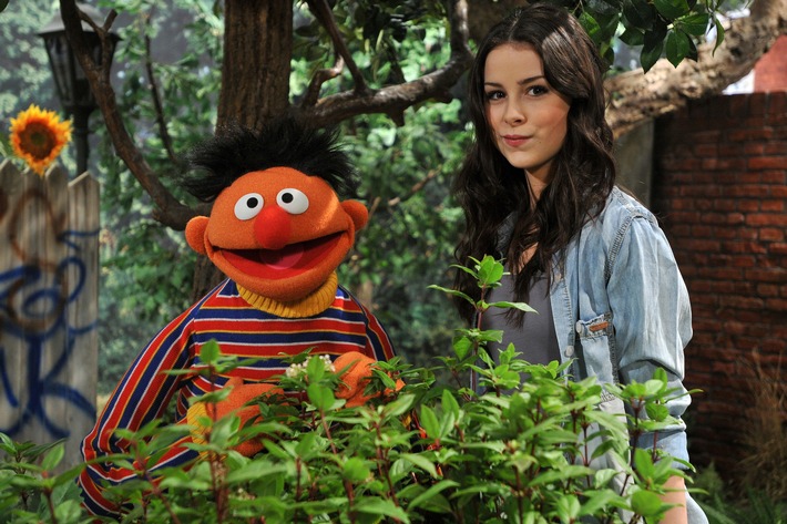 "Sesamstraße" präsentiert: Promi-Songs / Ernie und Bert singen mit Lena Meyer-Landrut (mit Bild)