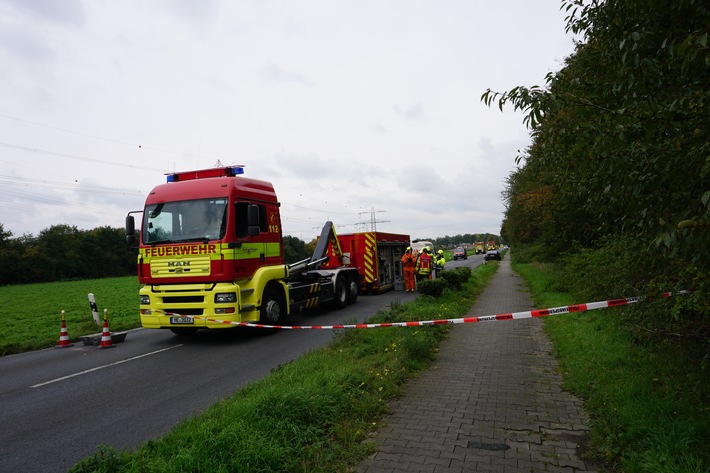 FW Ratingen: ABC-Einsatz nach Transportunfall