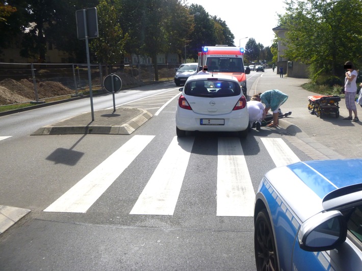 POL-PDWO: Fußgängerin auf Zebrastreifen angefahren und verletzt