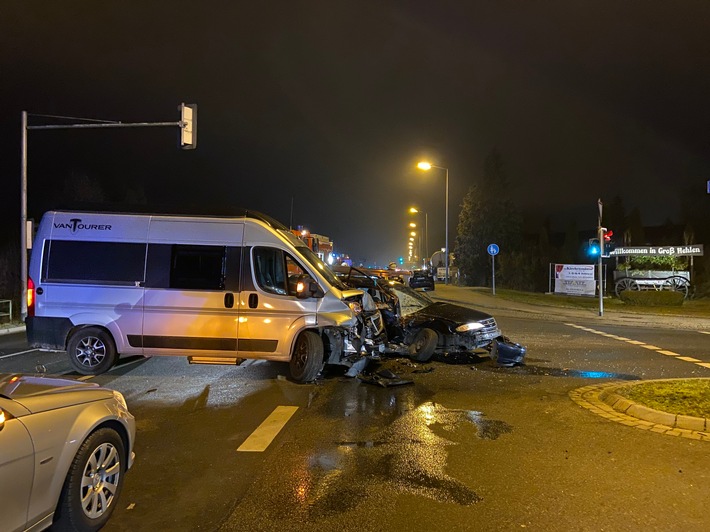 POL-CE: Verkehrsunfall mit hohem Sachschaden und Feuerwehreinsatz