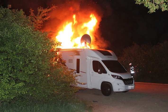 POL-DN: Wohnmobil gerät in Brand