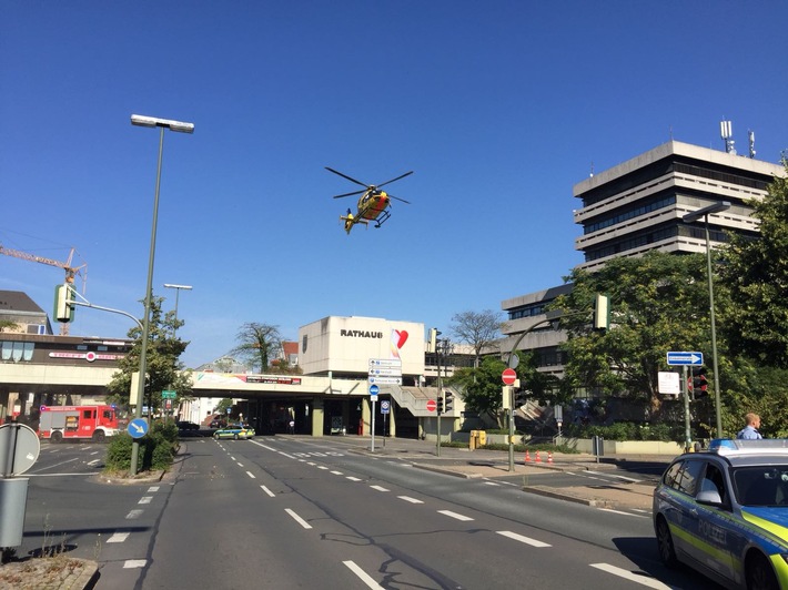 FW-MK: Rettungshubschrauberlandung am Theodor-Heuss-Ring