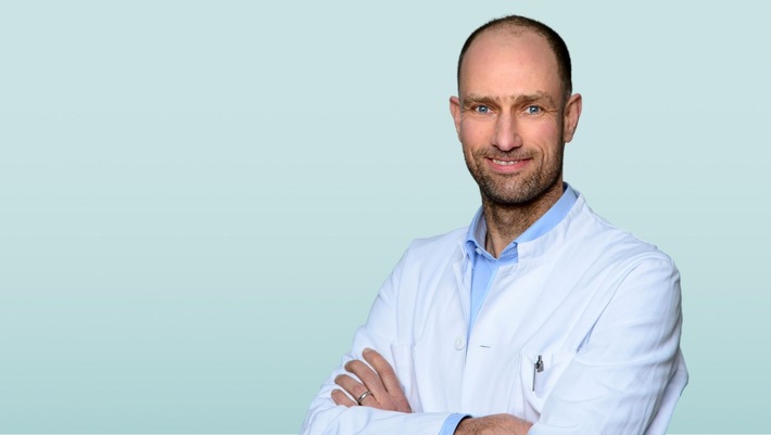 Lächeln gegen die Depression: "FaReWell"-Studie belegt Wirksamkeit von physiotherapeutischem Gesichtstraining
