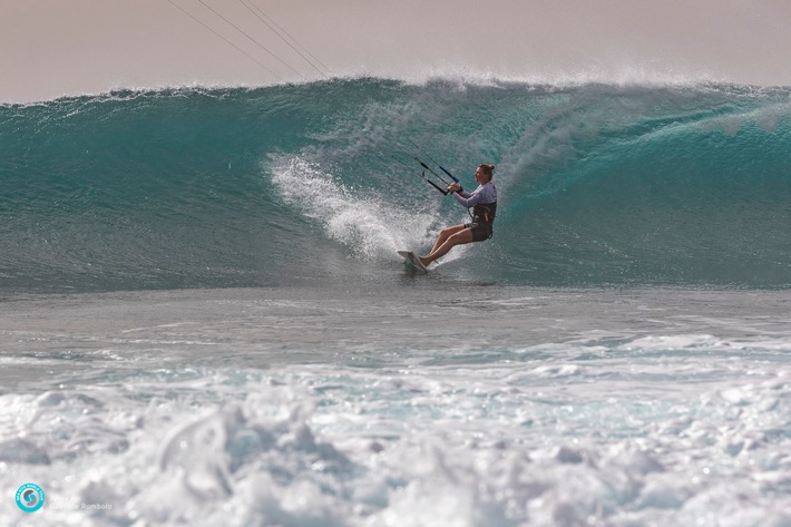 Regensburger Kitesurferin Susanne Schwarztrauber tritt beim Kitesurf World Cup auf Sylt an.