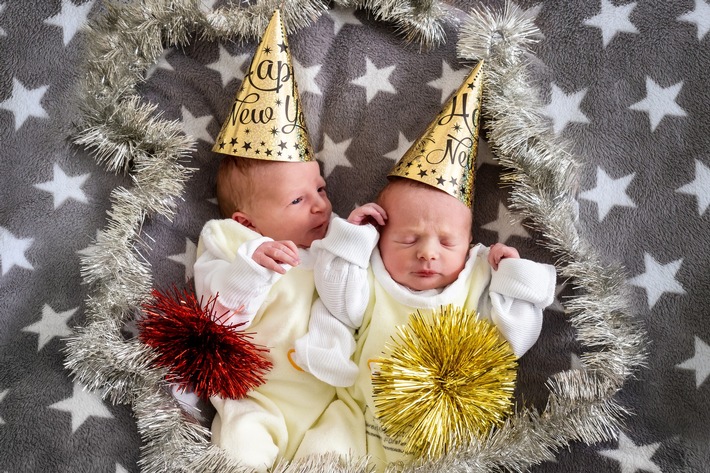 Zwillinge Lotta und Jonah sind unsere Neujahrsbabys