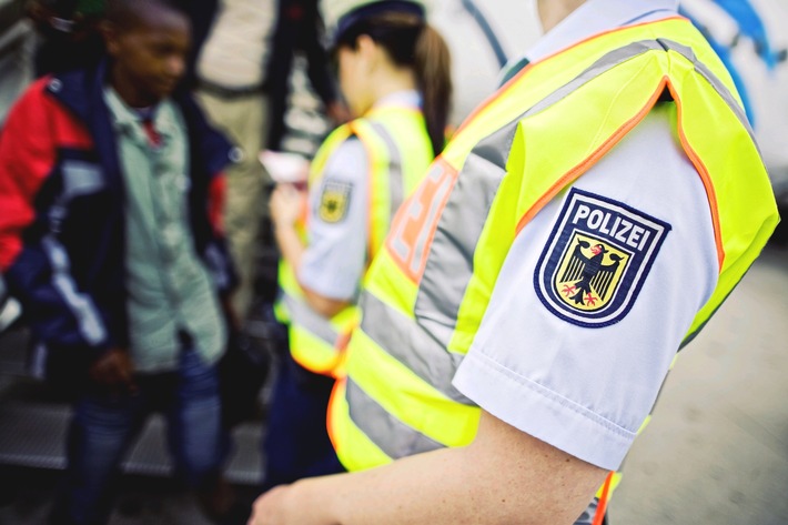 Bundespolizeidirektion München: Beniner organisiert "Bustour"