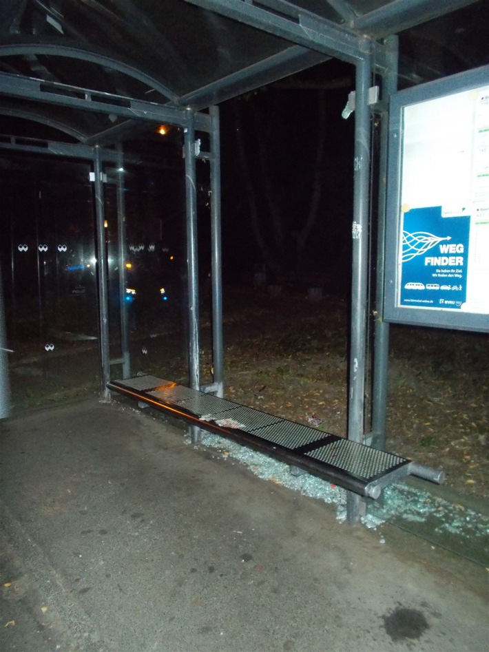 POL-UN: Unna-Bushaltestelle durch Vandalismus beschädigt