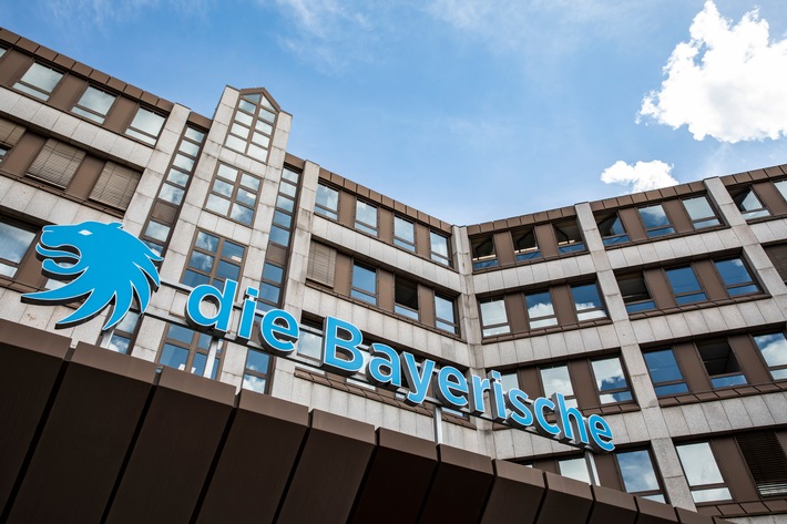 Die Bayerische liegt in der Spitzengruppe der TOP 3 deutscher Serviceversicherer mit hoher Innovationskraft