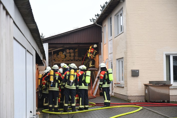 FW-PI: Ellerhoop: Feuer in Bunker einer Pelletheizung - Feuerwehr verhindert Großbrand