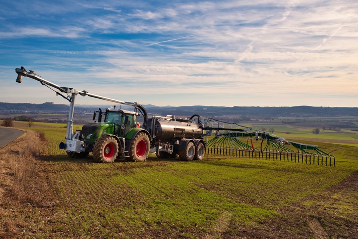 DBU: Raumfahrt-Technik für den Acker: geruchloser Dünger aus Gülle