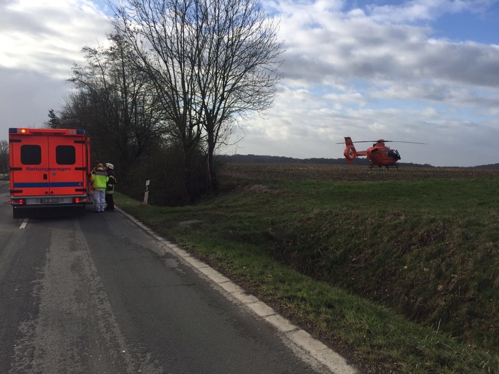 FW-Erkrath: 85 Jährige nach Fenstersturz schwer verletzt - Rettungshubschrauber transportiert sie in eine Spezialklinik