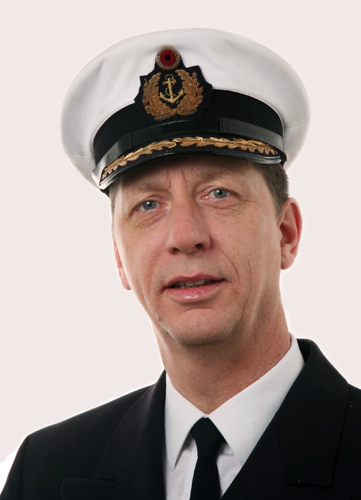 Kommandowechsel im Troßgeschwader - Kapitän zur See Looft wird Marineattaché in Washington (BILD)