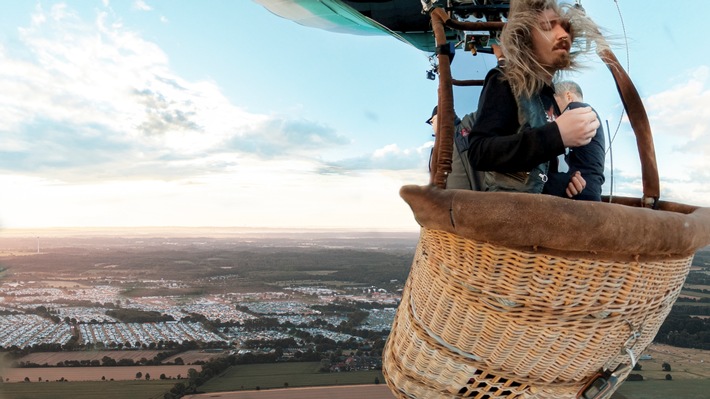 Wacken 2022: Neuer Weltrekord - höchstes Luftgitarren-Solo der Welt