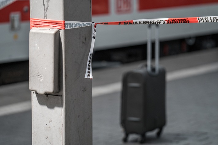 BPOLI EF: Herrenloser Koffer sorgt für Einsatz der Bundespolizei im Hauptbahnhof