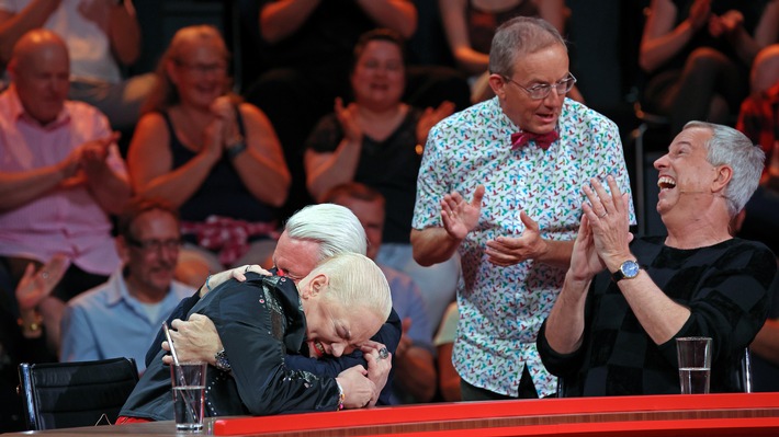 Neue Folgen "Genial daneben" und "Ein Haus voller Geld": Lachanfall für Janine Kunze und ein Pool für Familie Frank